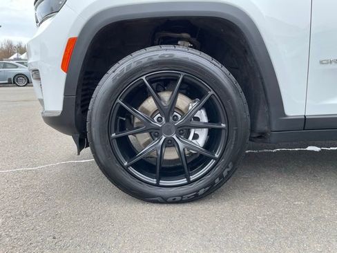 Used 2023 Jeep Grand Cherokee L Limited AWD/4WD image 35
