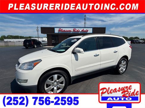 Used 2011 Chevrolet Traverse LTZ FWD image 1