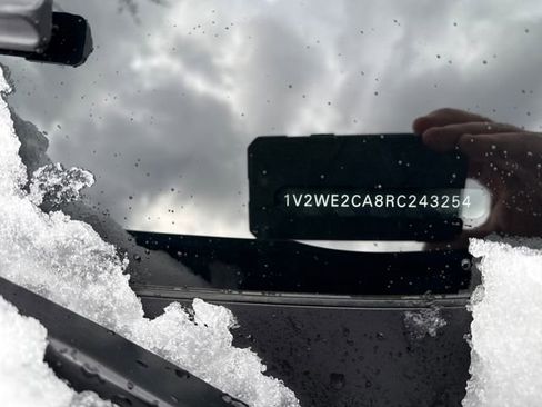 Used 2024 Volkswagen Atlas Cross Sport SE image 21