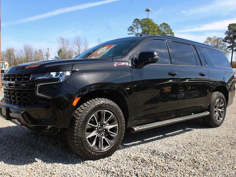 Used 2021 Chevrolet Suburban Z71 w/ Z71 Off-Road Package image 3