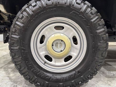 Used 2017 Ford F250 XL w/ Power Equipment Group AWD/4WD image 26