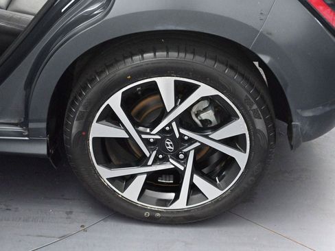 Used 2022 Hyundai Kona Limited FWD image 29