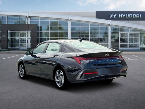 New 2026 Hyundai Elantra Limited FWD image 5