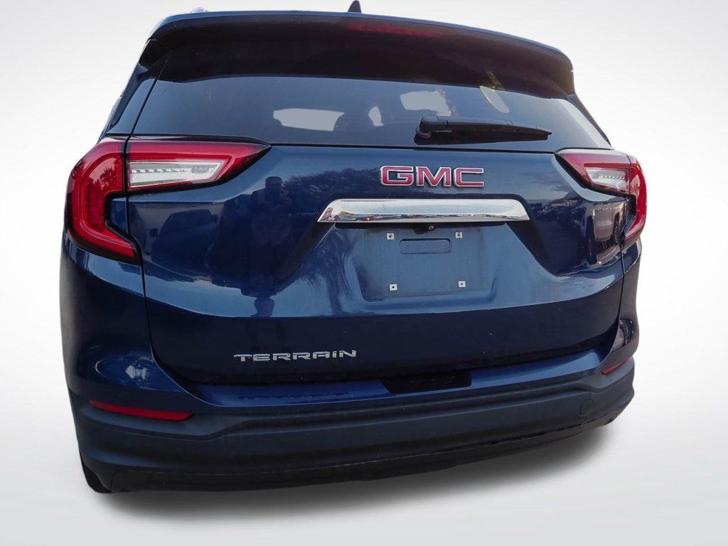 Used 2022 GMC Terrain SLE w/ Driver Convenience Package FWD image 5