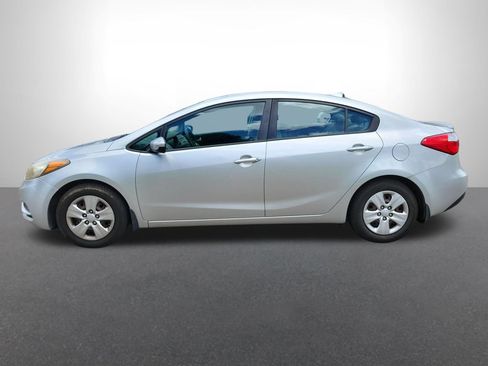 Used 2015 Kia Forte LX FWD image 2