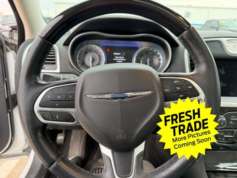 Used 2018 Chrysler 300 Limited w/ Safetytec Plus Group image 10