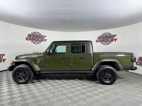 Used 2023 Jeep Gladiator Sport AWD/4WD image 4