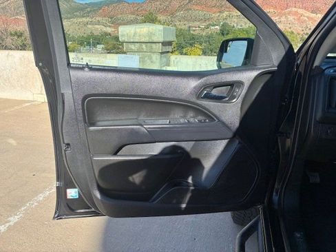 Used 2020 Chevrolet Colorado ZR2 w/ ZR2 Midnight Special Edition image 10