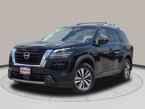 Certified 2024 Nissan Pathfinder SL AWD/4WD image 1