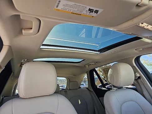 Used 2020 Mercedes-Benz GLC 300 image 18