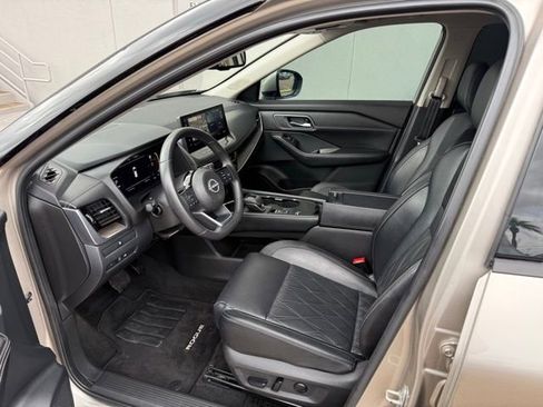 Certified 2024 Nissan Rogue Platinum image 14