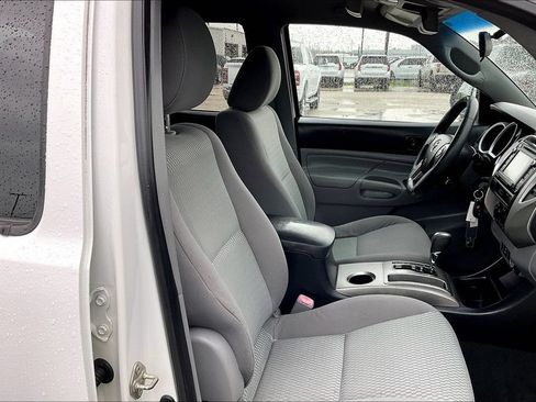 Used 2014 Toyota Tacoma PreRunner w/ SR5 Package RWD image 27