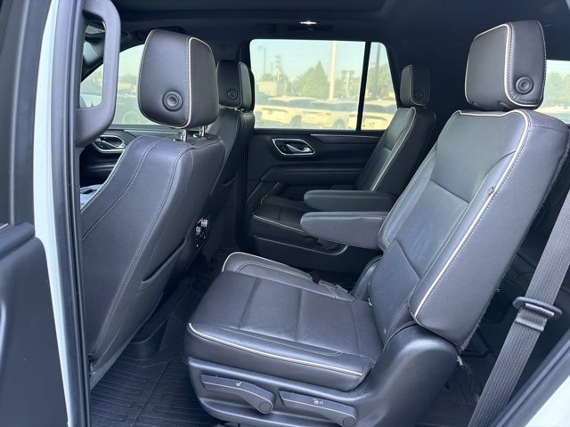 Used 2022 GMC Yukon SLT w/ SLT Premium Package RWD image 16