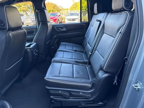 Used 2024 Chevrolet Suburban Premier image 23