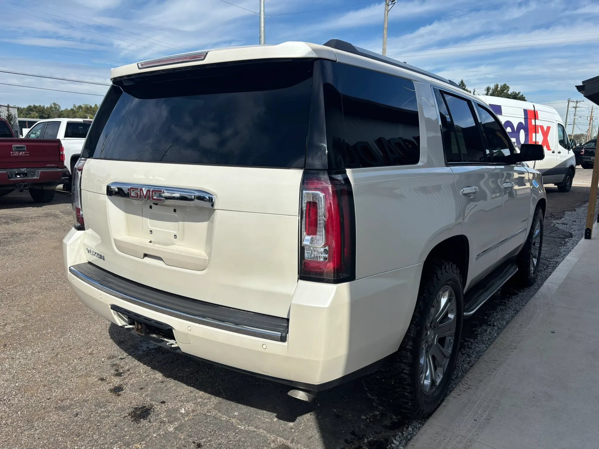 Used 2015 GMC Yukon Denali w/ Touring Package AWD/4WD image 7