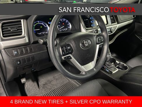 Certified 2017 Toyota Highlander LE image 13