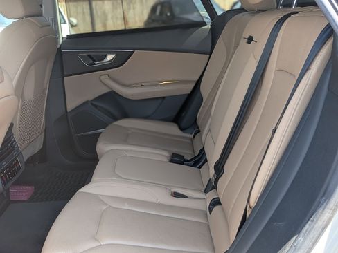 Used 2022 Audi Q8 Premium Plus w/ Premium Plus Package image 28