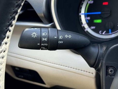 Used 2024 Toyota Highlander XLE image 27