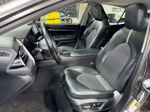Used 2021 Toyota Camry SE w/ Cold Weather Package AWD/4WD image 15
