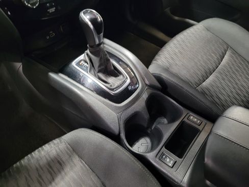 Used 2020 Nissan Rogue SV image 26