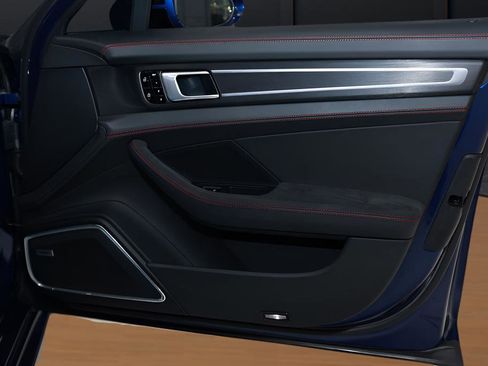 Used 2021 Porsche Panamera GTS w/ Premium Package image 19