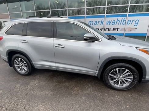 Used 2018 Toyota Highlander XLE image 9