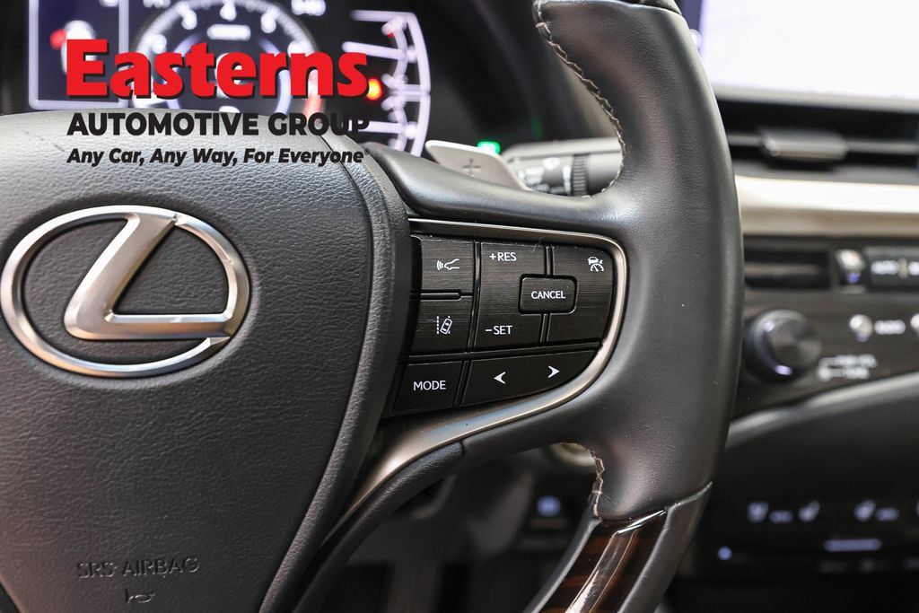 Used 2020 Lexus ES 350 w/ Accessory Package FWD image 18