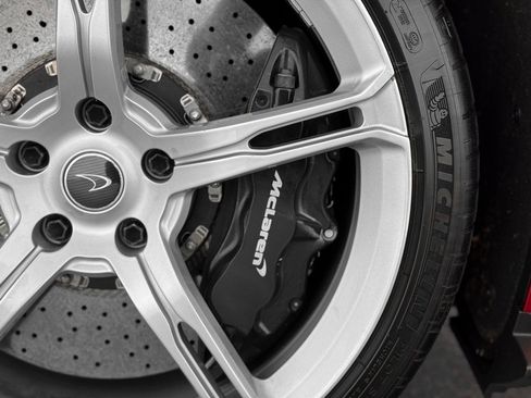 Used 2015 McLaren 650S Spider image 47