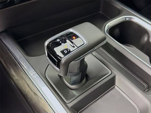 Used 2025 Chevrolet Silverado 1500 LTZ image 19