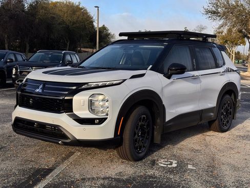 New 2026 Mitsubishi Outlander AWD image 3