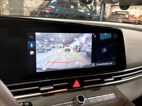 Used 2023 Hyundai Elantra SEL w/ Convenience Package image 25