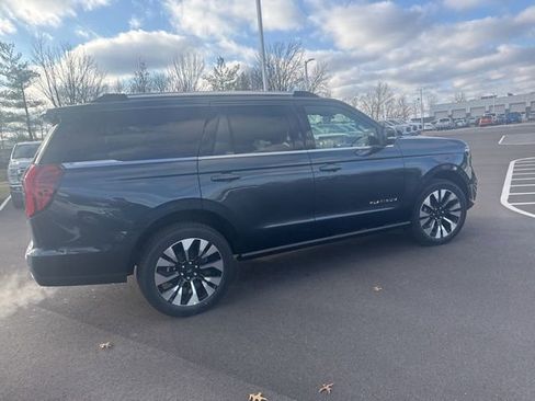 New 2026 Ford Expedition Platinum w/ Driver's Package image 7