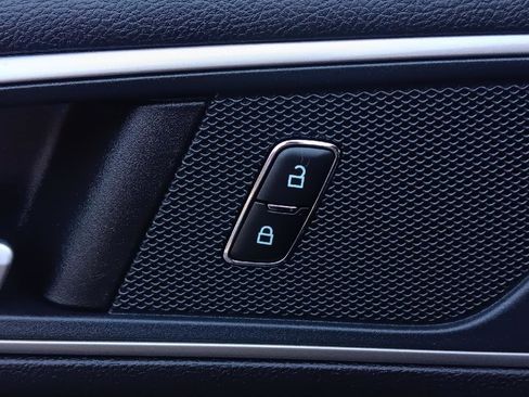 Used 2021 Ford Edge SEL w/ Convenience Package image 7