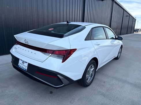 New 2026 Hyundai Elantra SE image 5