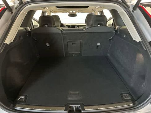 Used 2023 Volvo XC60 B5 Plus w/ Protection Package Premier AWD/4WD image 25
