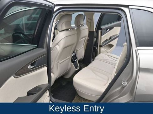 Used 2018 Lincoln MKX Select FWD image 17