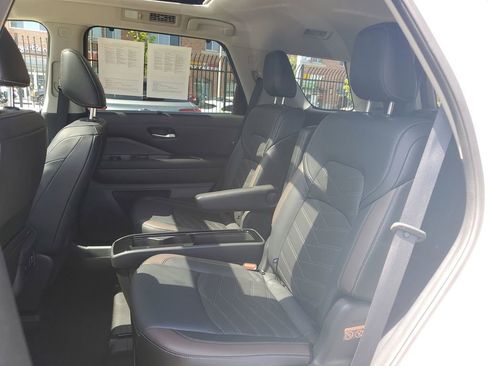 Used 2022 Nissan Pathfinder Platinum w/ Cargo Package FWD image 14