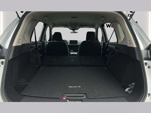 Used 2025 Nissan Rogue S FWD image 31