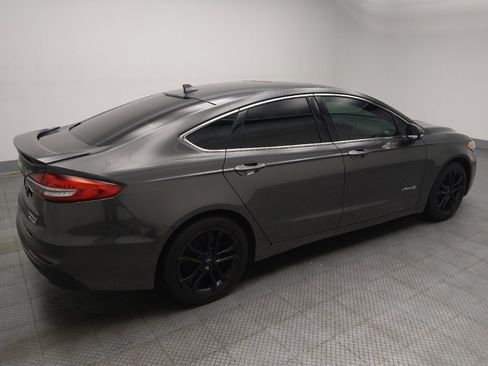 Used 2019 Ford Fusion Titanium FWD image 10
