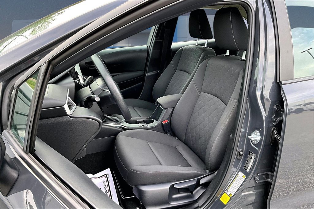 Used 2025 Toyota Corolla LE w/ Convenience Package FWD image 24