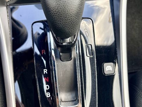 Used 2017 Honda Accord Hybrid Sedan image 22