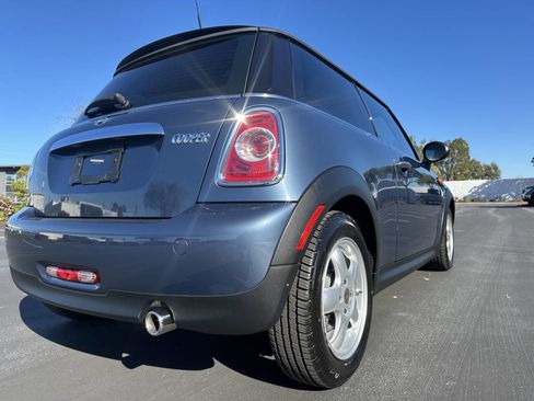 Used 2011 MINI Cooper Hardtop w/ Premium Pkg image 5
