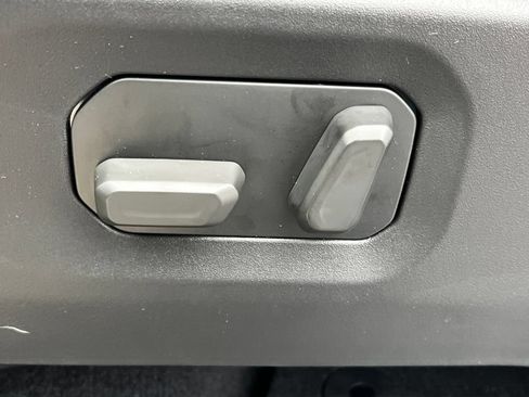 New 2025 Jeep Wrangler Unlimited Sahara AWD/4WD image 30