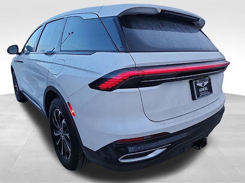 Used 2024 Lincoln Nautilus Premier w/ Equipment Group 102A image 7