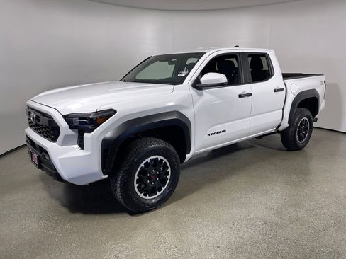 Certified 2025 Toyota Tacoma TRD Off-Road image 7