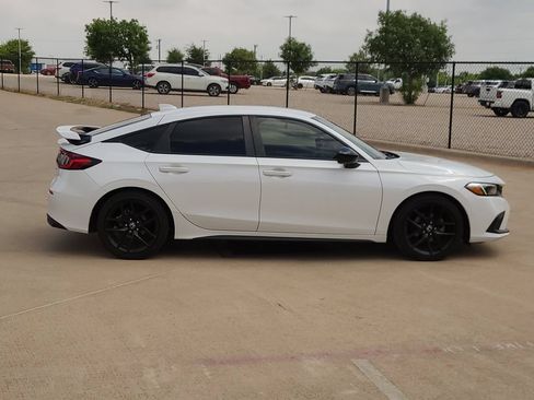 Used 2024 Honda Civic Sport image 4