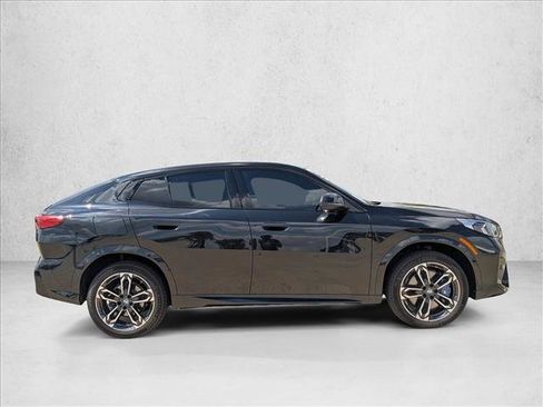 Used 2025 BMW X2 xDrive28i image 4