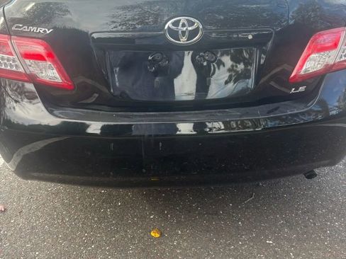 Used 2011 Toyota Camry LE image 6