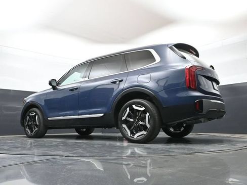Used 2025 Kia Telluride S FWD image 43