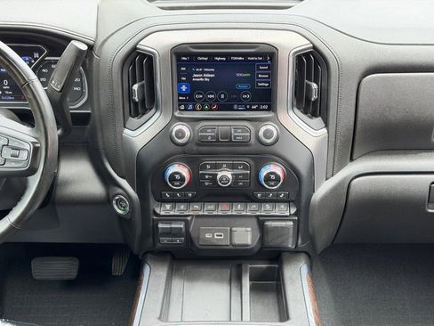 Used 2023 GMC Sierra 2500 Denali w/ Denali Ultimate Package AWD/4WD image 13